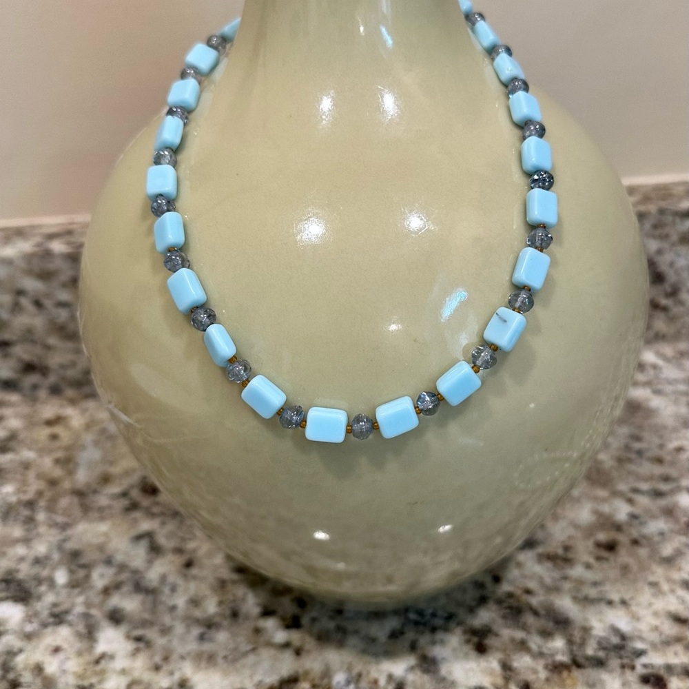 Source Unknown Blue Cube Bead Necklace with Gray Faceted Accents